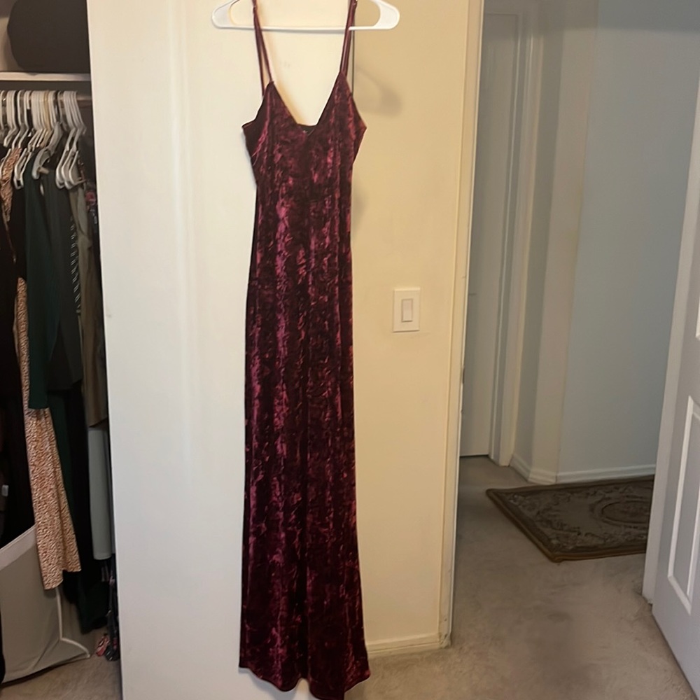 Velvet sexy dress with slit